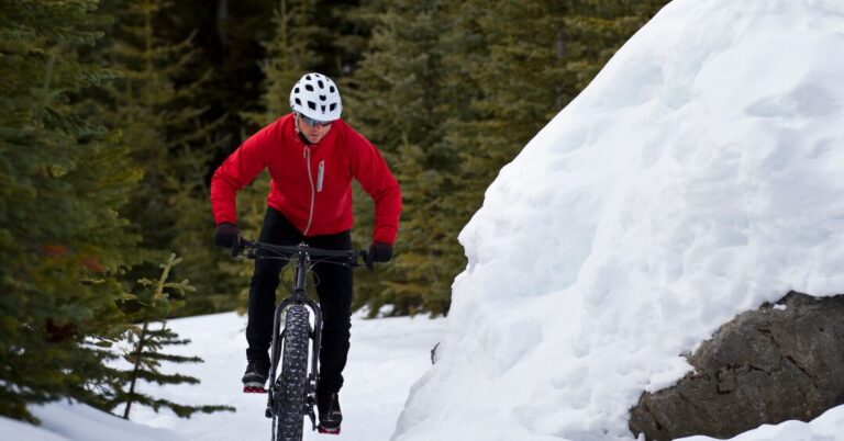E-Mountainbike im Schnee