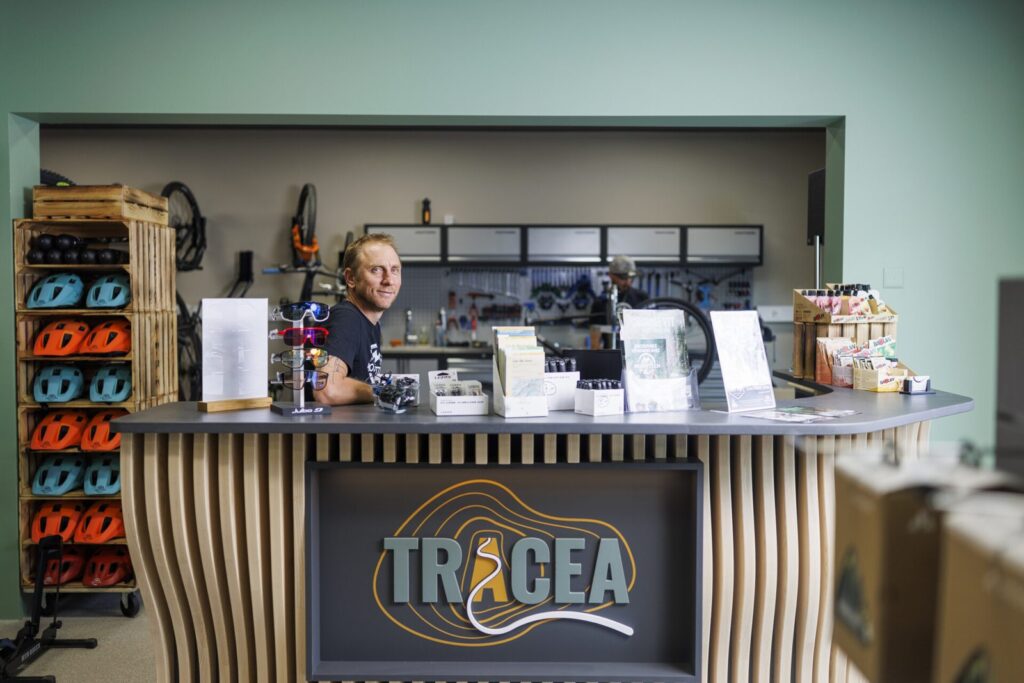 Comptoir d'accueil du magasin Tracea